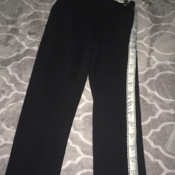 Guess two piece outfit - Picture 3 of 6